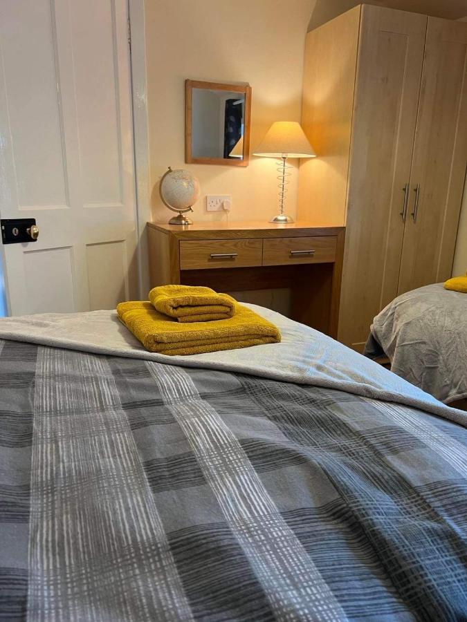 2 Bedroom House Overlooking Pierowall Bay, Westray ภายนอก รูปภาพ