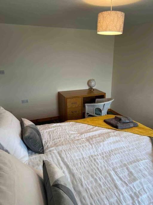 2 Bedroom House Overlooking Pierowall Bay, Westray ภายนอก รูปภาพ