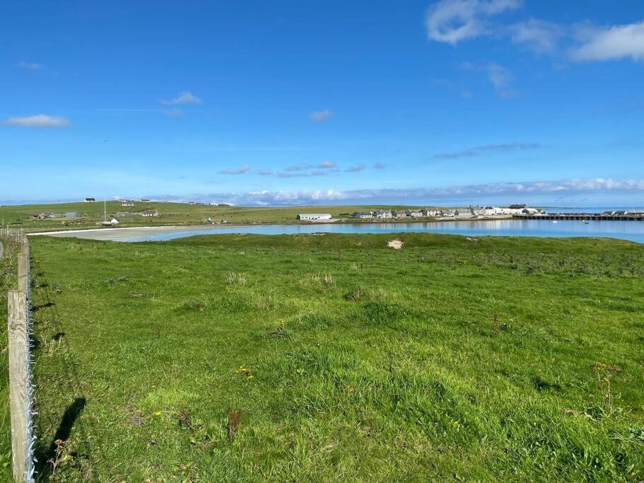2 Bedroom House Overlooking Pierowall Bay, Westray ภายนอก รูปภาพ